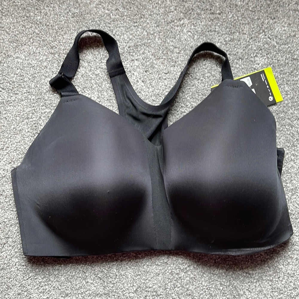 Nike NWT Rival Bra Size 34G. Mesh back, extended hooks in back, and underwire.